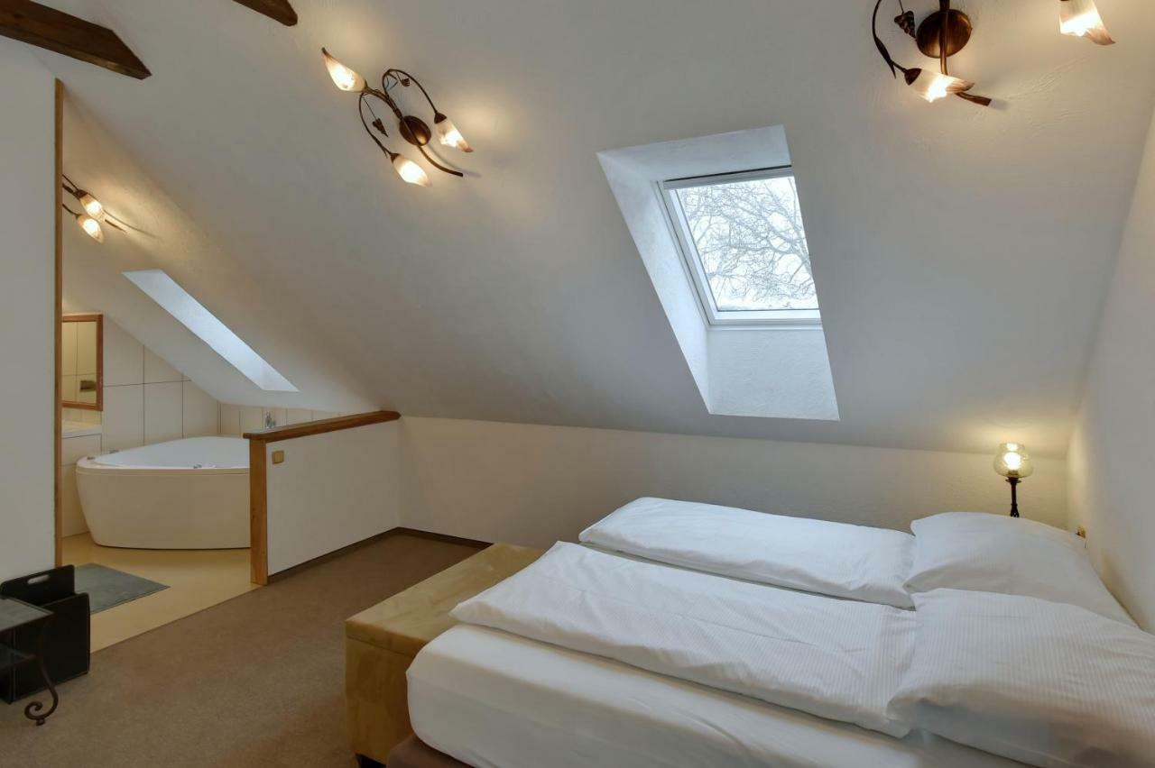Kaznejov Zamecka Fortovna Obora - Forester House מראה חיצוני תמונה