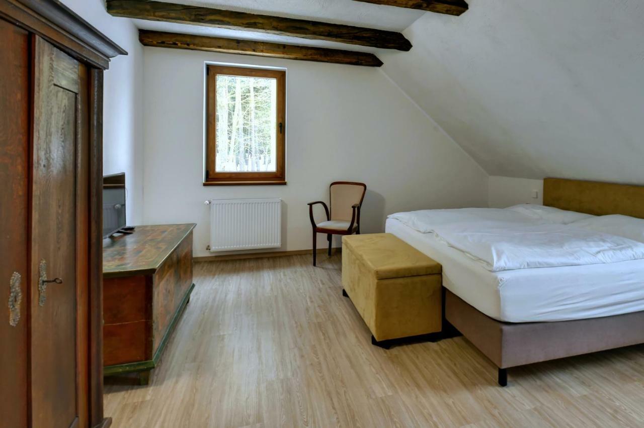 Kaznejov Zamecka Fortovna Obora - Forester House מראה חיצוני תמונה
